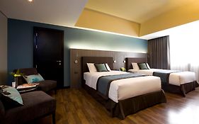 Hailey And Meagan's Nook At F1 Manila Residential Suite At Bgc Near St Luke's Taguig 4*
